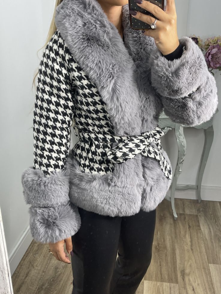 Abrigo pata de gallo negro con pelo gris