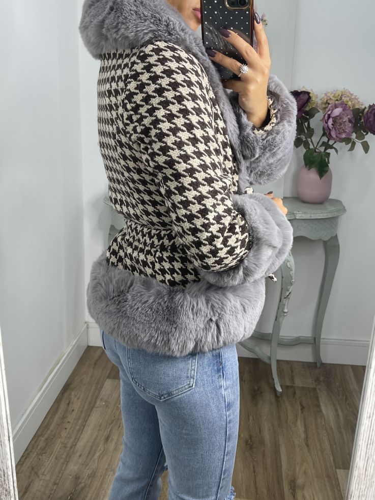 Abrigo pata de gallo marrón con pelo gris