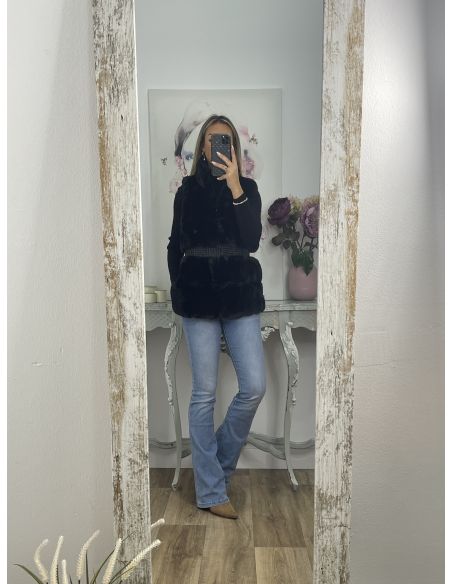 Chaleco negro con frunce en la cintura