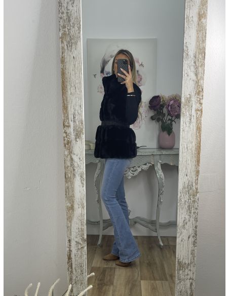 Chaleco negro con frunce en la cintura