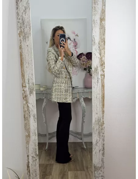 Chaqueta con lentejuelas doradas y negra