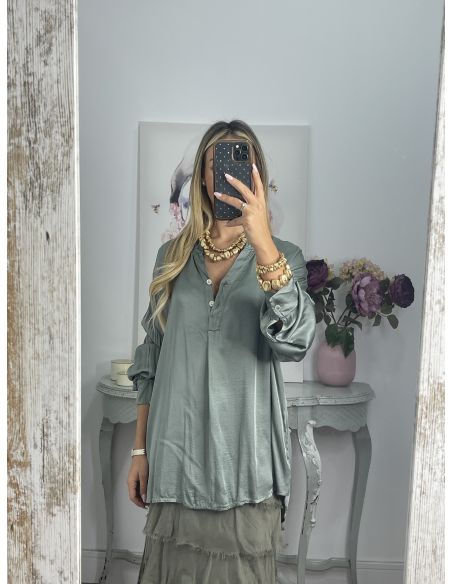 Camisa satinada cuello mao verde