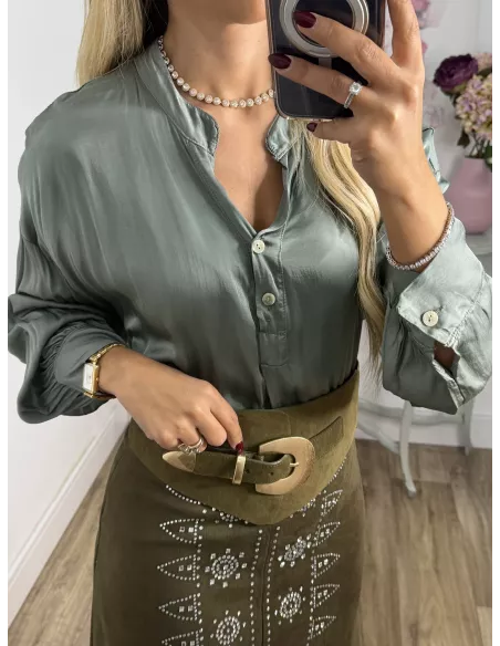 Camisa satinada cuello mao verde