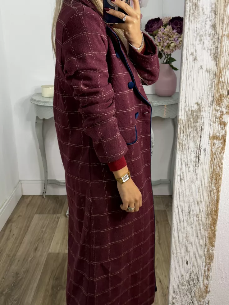 Abrigo Raisa cuadros burdeos