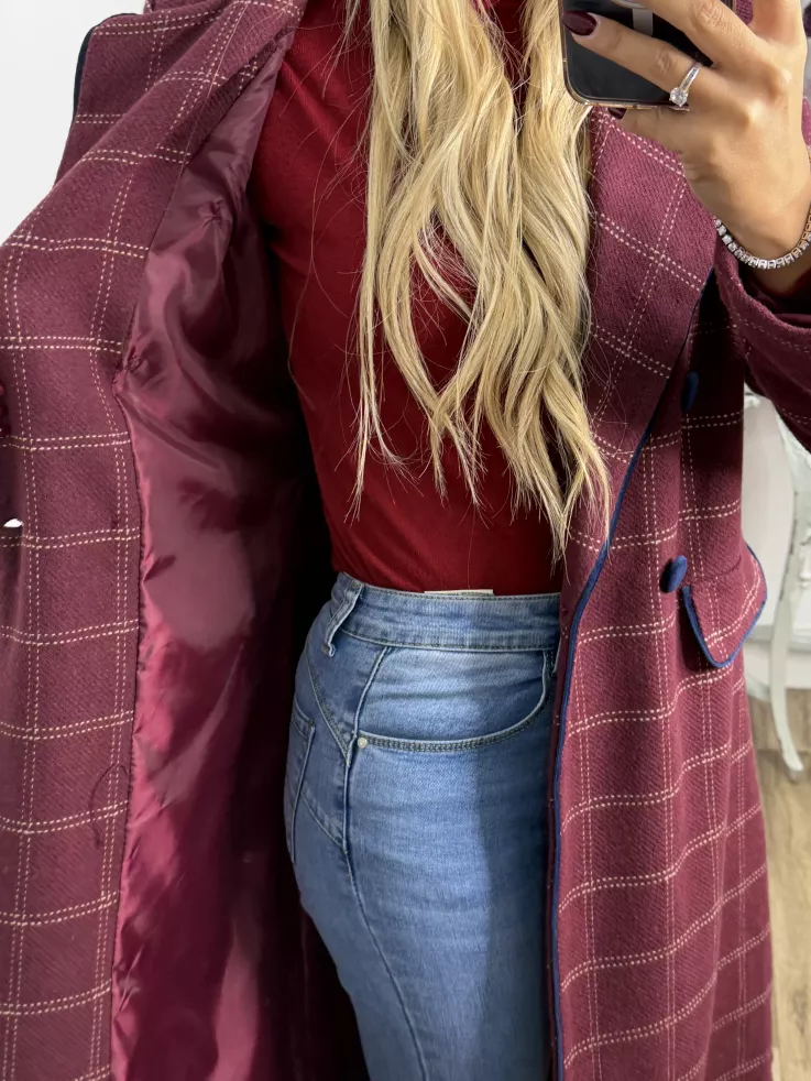Abrigo Raisa cuadros burdeos