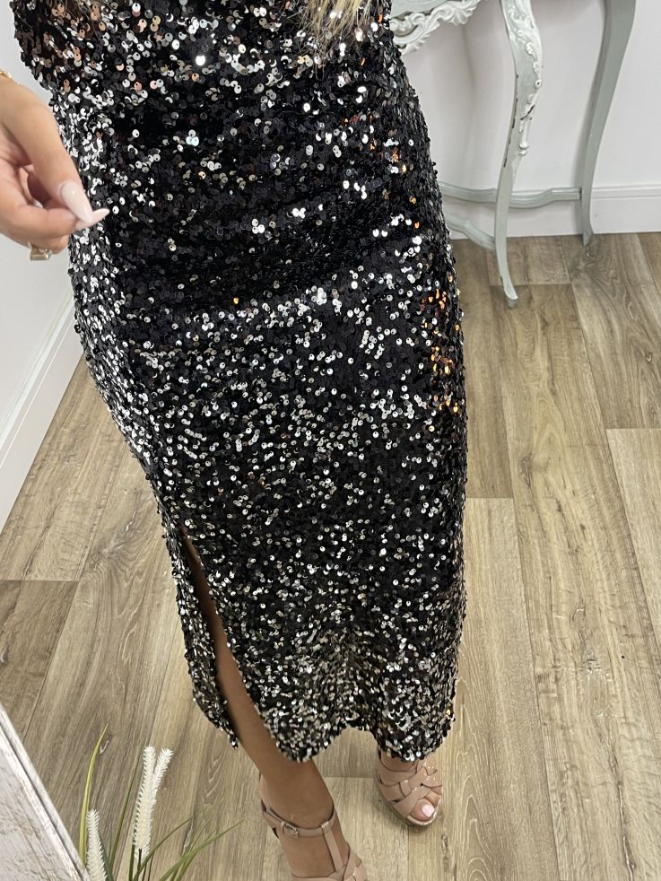 Falda lentejuelas negra con lentejuelas plateadas