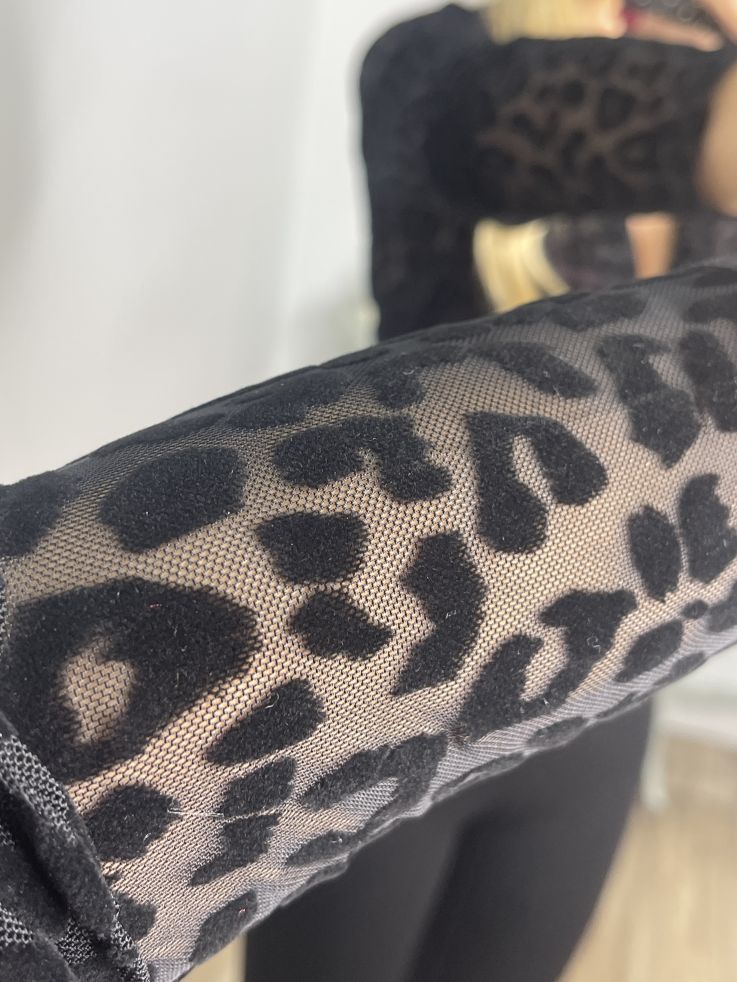 Body negro con print de terciopelo