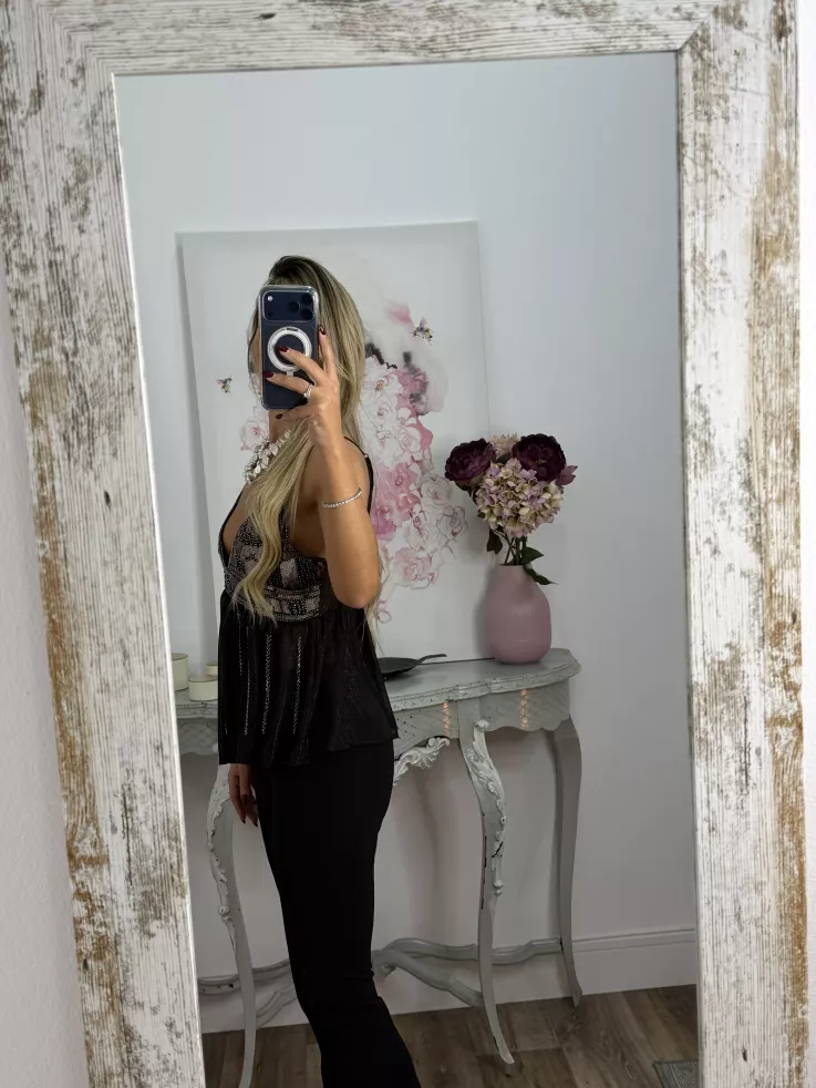 Top lentejuelas y brillos negro