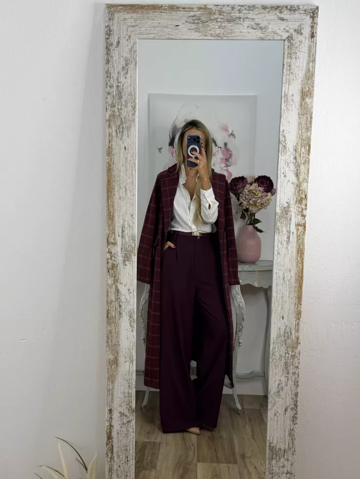 Pantalón corte masculino burdeos