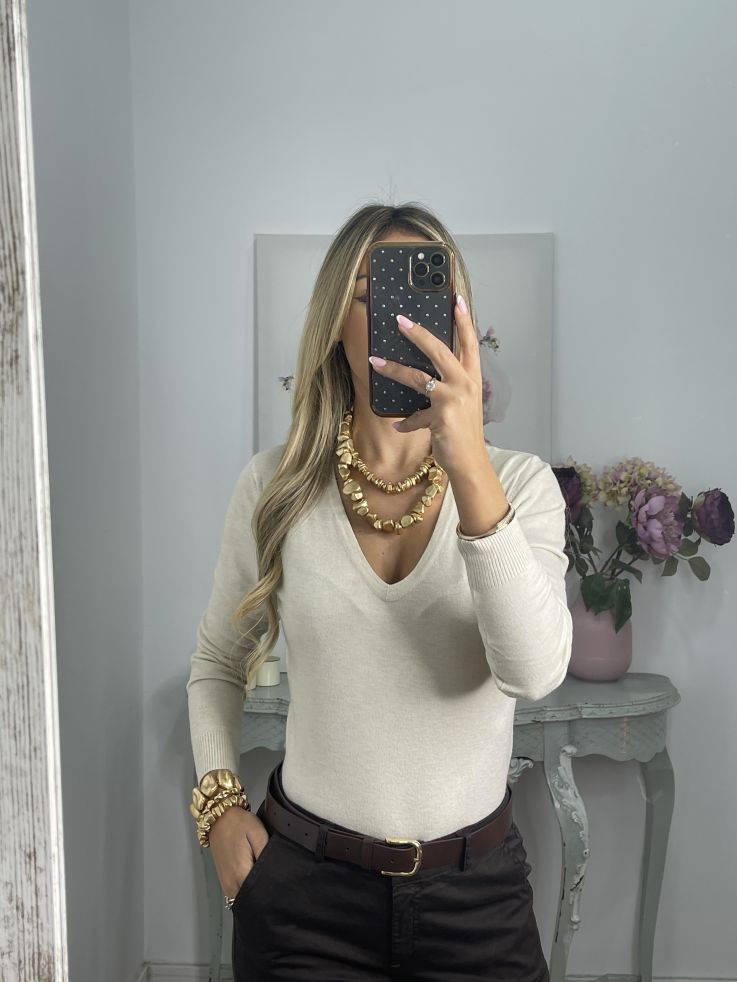 Jersey básico cuello de pico beige