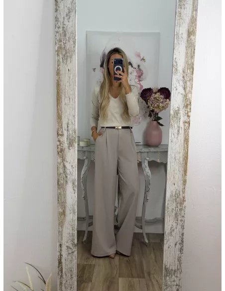 Jersey básico cuello de pico beige