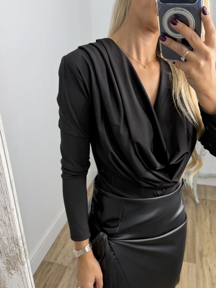 Body escote cascada negro