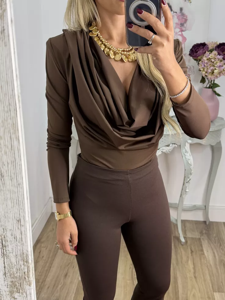 Body escote cascada chocolate