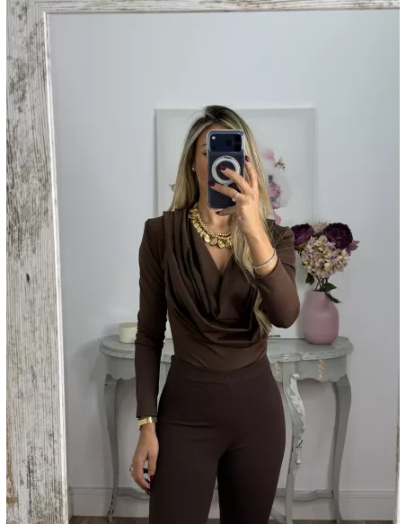 Body escote cascada chocolate