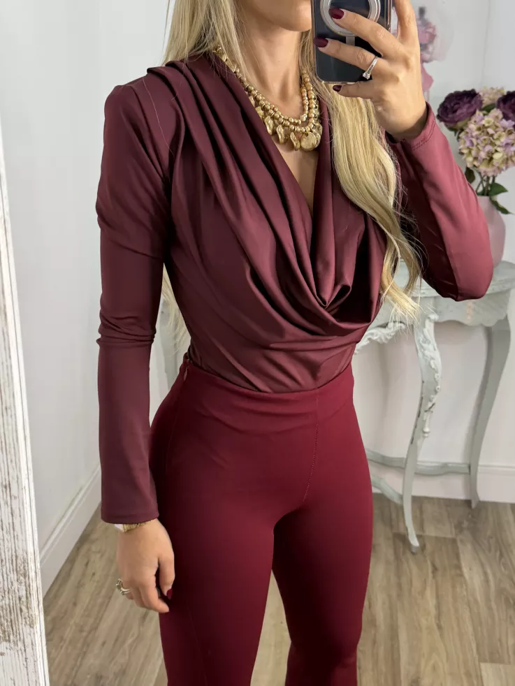 Body escote cascada burdeos