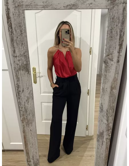 Body rojo escote dorado