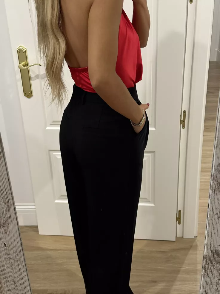 Body rojo escote dorado