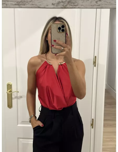 Body rojo escote dorado