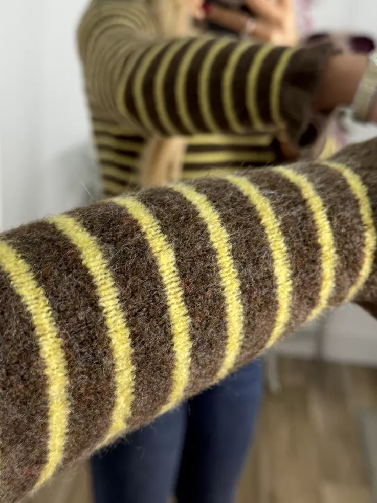 Jersey Fina chocolate y amarillo