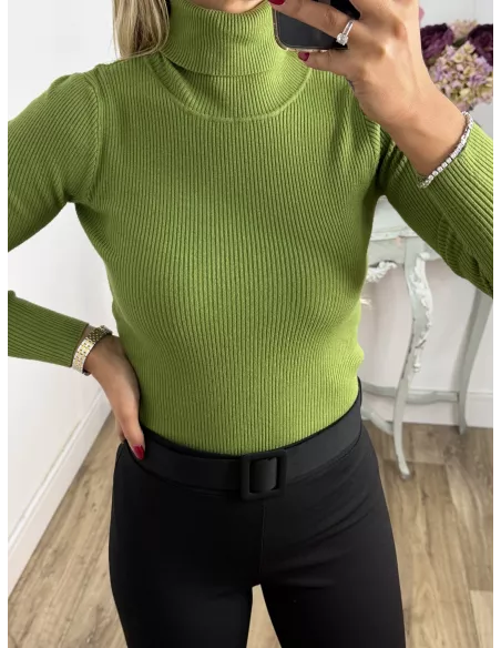 Jersey cuello alto canalé verde hierba