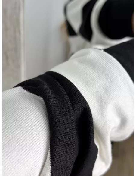 Jersey tipo polo rayas negro y blanca