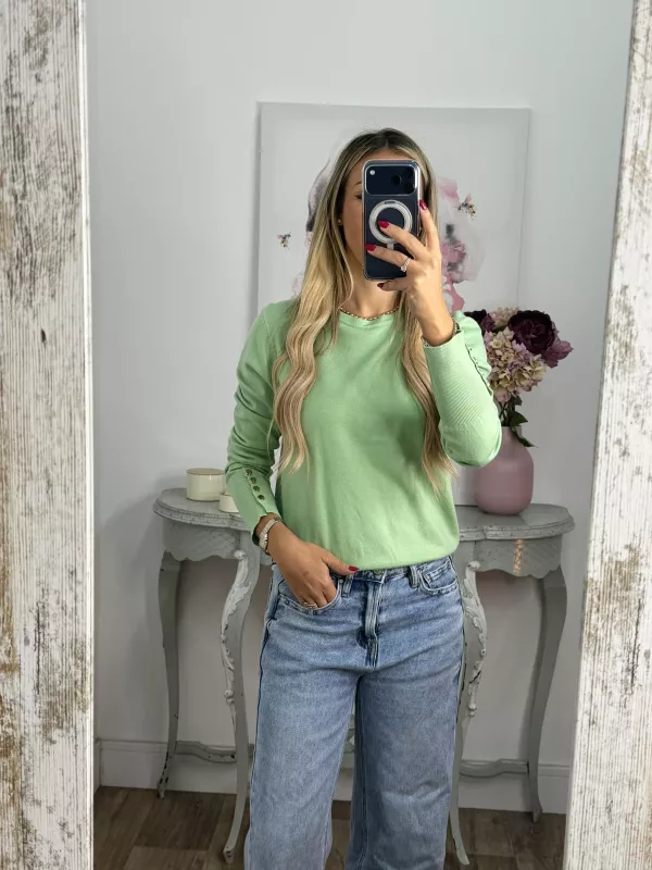 Jersey verde claro basic con botones en el puño