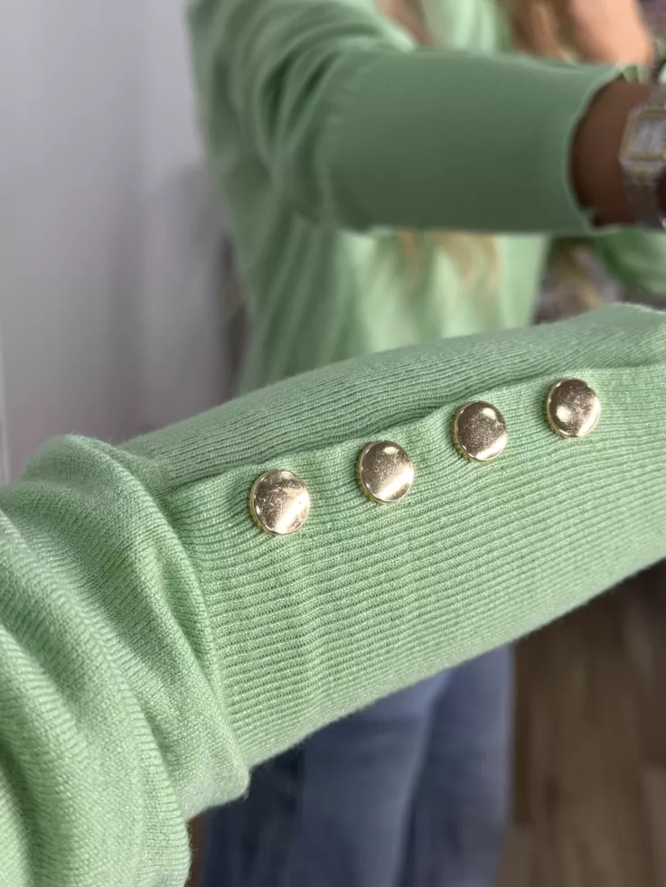 Jersey verde claro basic con botones en el puño
