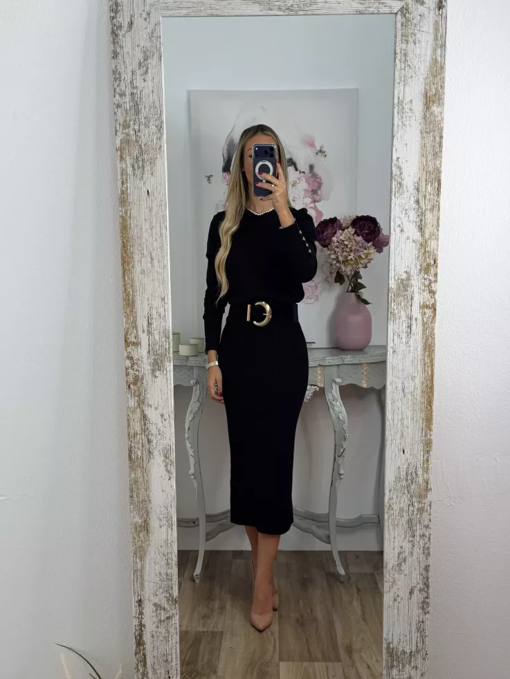 Jersey negro basic con botones en el puño