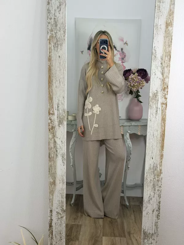 Conjunto Flor crochet taupe