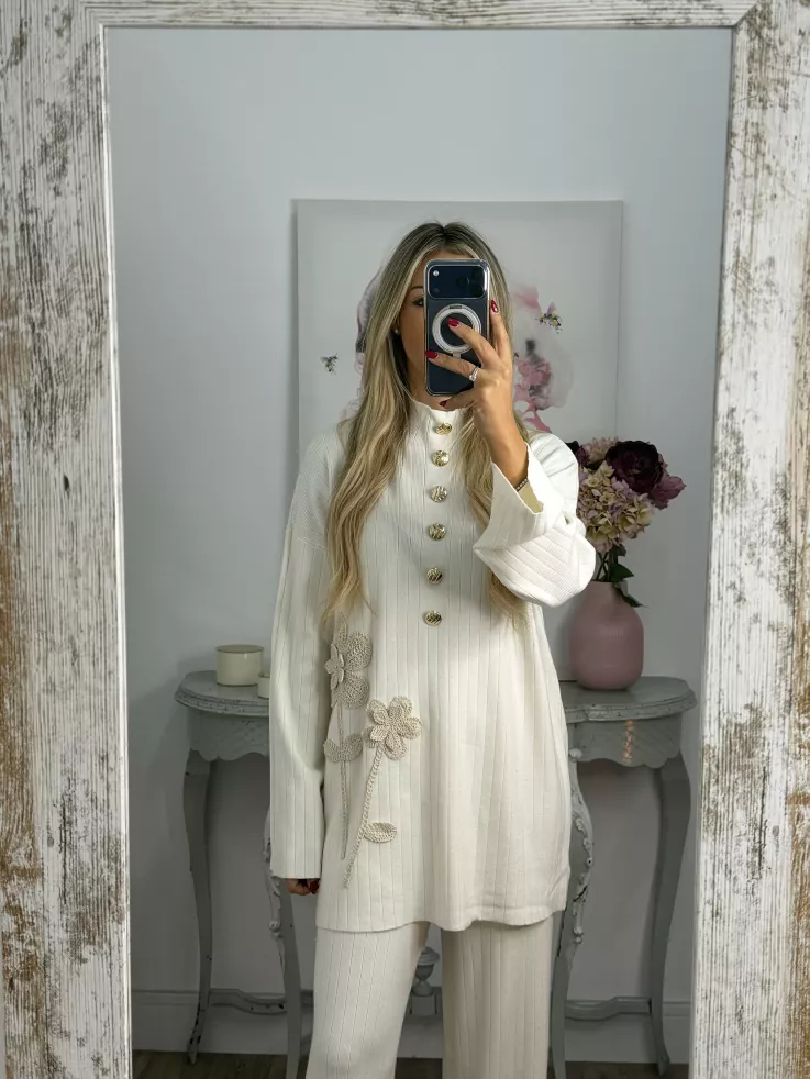 Conjunto Flor crochet hueso