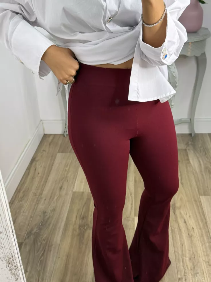Pantalón campana largo burdeos