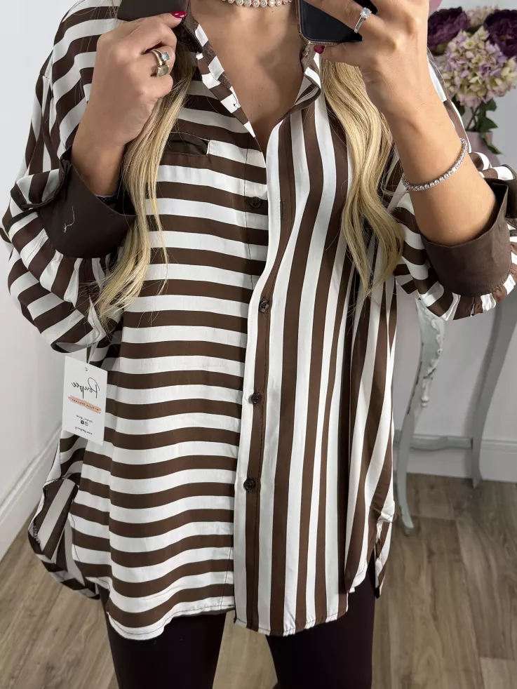 Camisa de rayas distintas chocolate