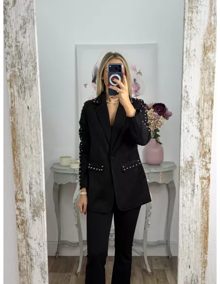 Chaqueta negra antelina tachuelas plateadas