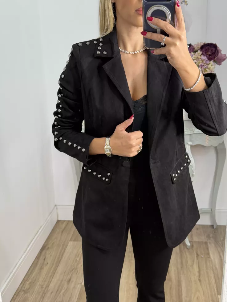 Chaqueta negra antelina tachuelas plateadas