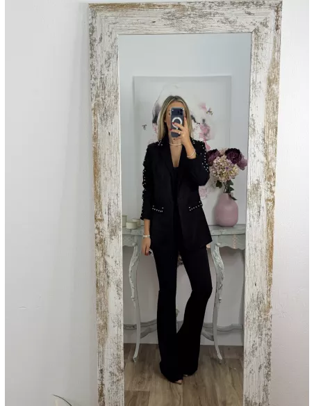 Chaqueta negra antelina tachuelas plateadas