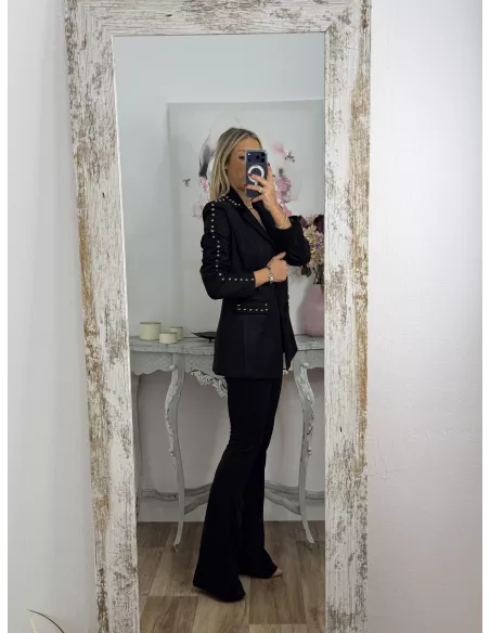 Chaqueta negra antelina tachuelas plateadas