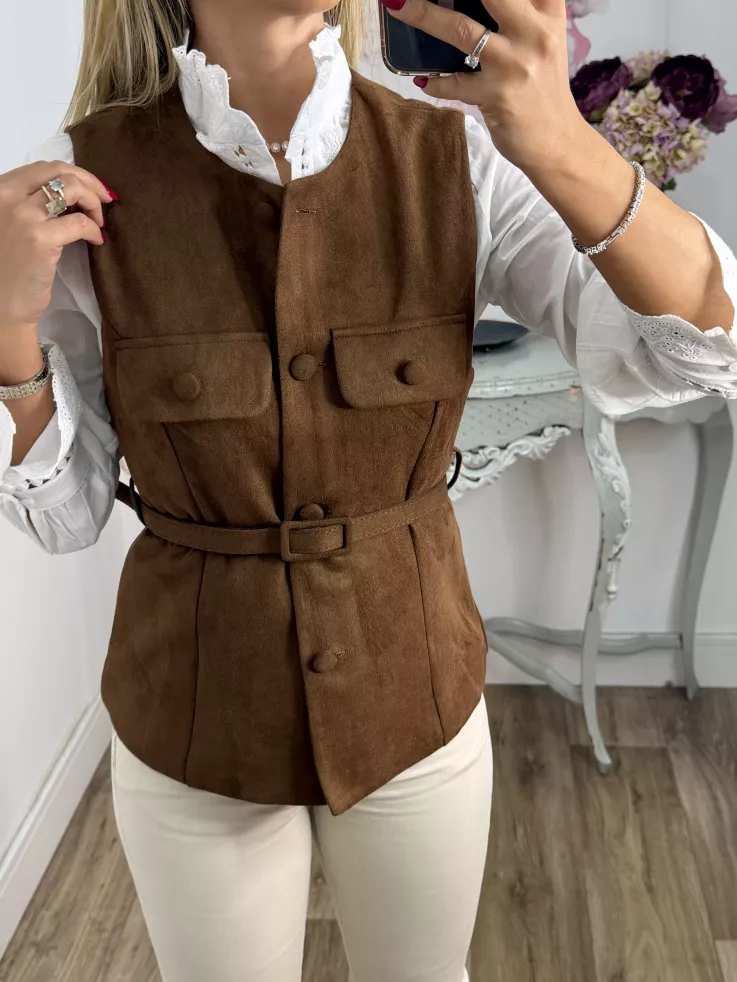 Chaleco de antelina choco