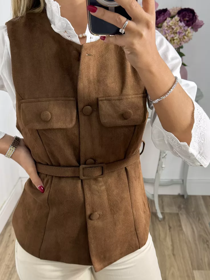 Chaleco de antelina choco