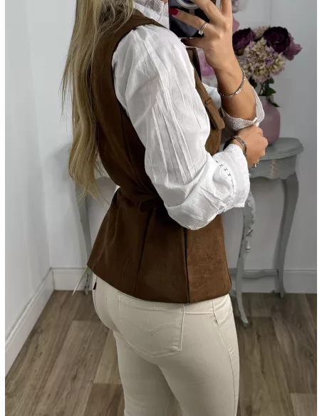 Chaleco de antelina choco