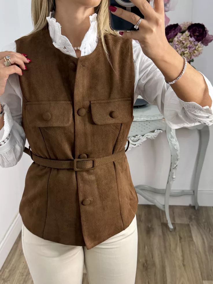 Chaleco de antelina choco