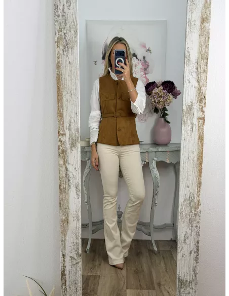 Chaleco de antelina camel