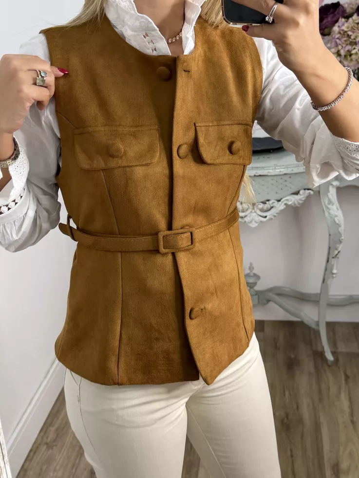 Chaleco de antelina camel