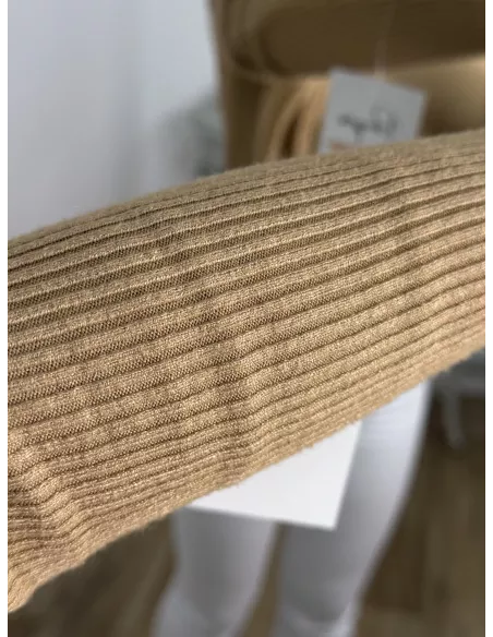 Jersey cuello alto canalé camel