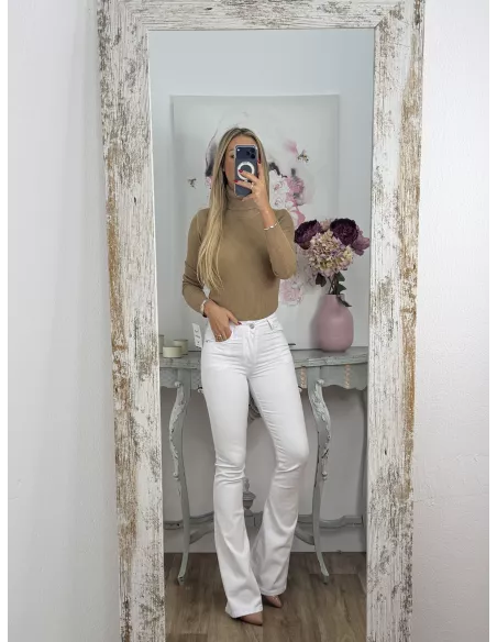 Jersey cuello alto canalé camel