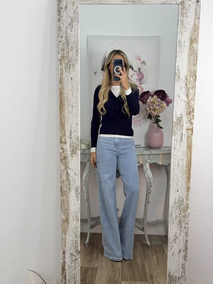 Jersey azul marino con camiseta