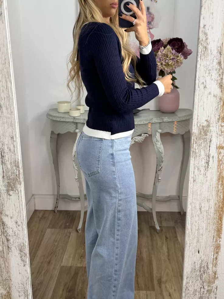 Jersey azul marino con camiseta