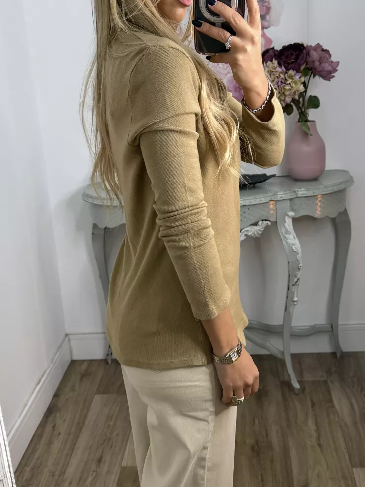 Camiseta algodón botones camel