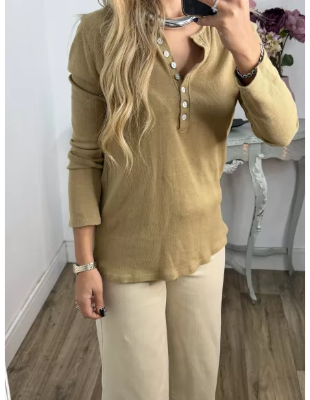 Camiseta algodón botones camel