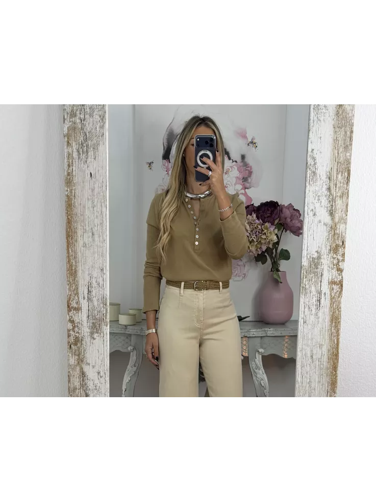 Camiseta algodón botones camel