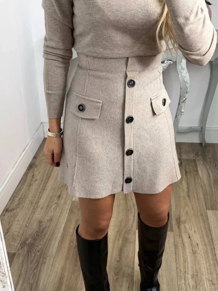 Falda de punto con botones taupe